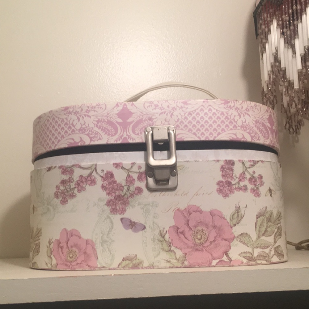 Large jewelry box